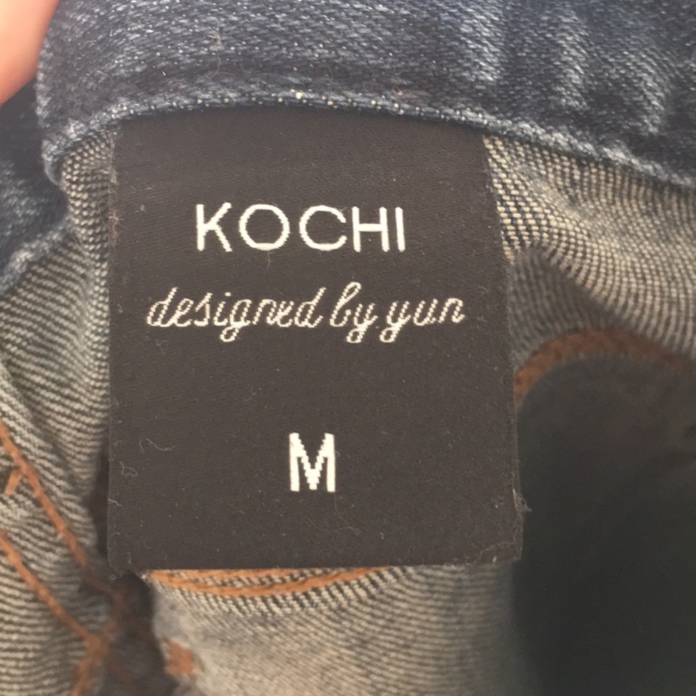 Distressed Cropped Jeans - Picture 3 of 3
